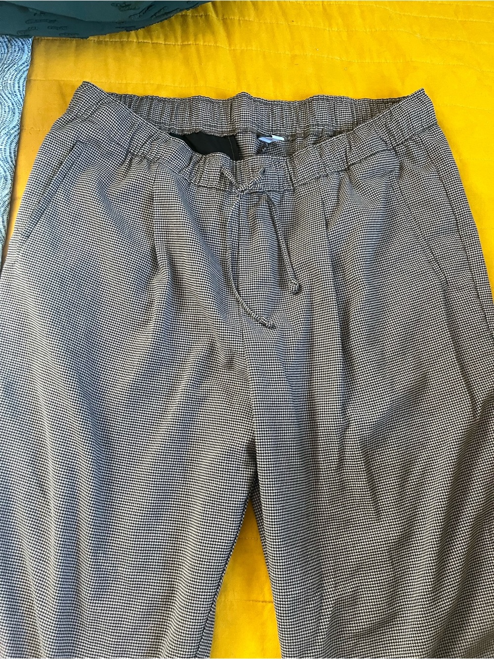 Old Navy Black & White Micro-Check Drawstring Pants